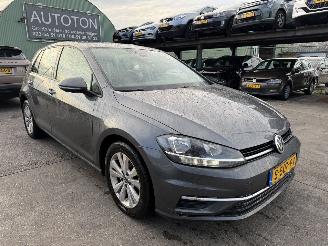 Voiture accidenté Volkswagen Golf 1.6 TDI 85KW Clima Navi Camera Led Comfortline 2019/8