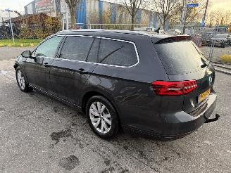 Unfallwagen Volkswagen Passat 1.6 TDI 88KW DSG Clima Navi Comfortline 2018/1