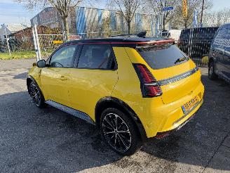 skadebil auto Renault 5 52 kWh 110KW Comfort Range Iconic Cing Clima Navi 2025/4