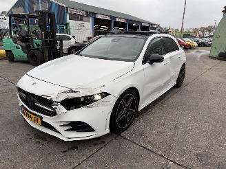 krockskadad bil auto Mercedes A-klasse 160 80KW Pano Clima Navi AMG-Pakket Camera NAP 2020/2