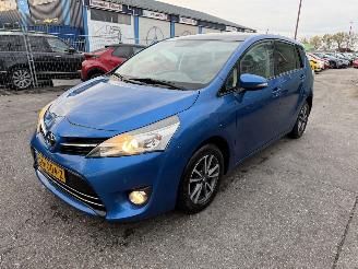 damaged passenger cars Toyota Verso 1.8 VVT-I 108KW Clima Navi Pano Camera Aspiration 2013/3