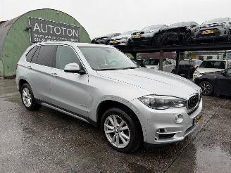 krockskadad bil auto BMW X5 40e xDrive 180KW Autom. Clima Navi High Executive 2015/10