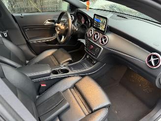 Mercedes Cla-klasse 200 115KW Autom. Pano Clima Navi Leer Shooting Brake picture 8