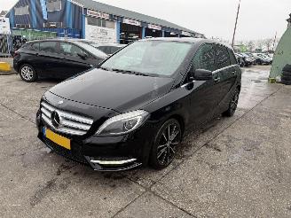 Mercedes B-klasse 200 CDI 100KW Autom. Navi Clima Leer Led Ambition picture 3