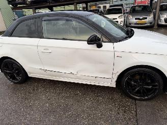 Audi A1 1.2 TFSI 63KW Navi Leer Clima Admired NAP picture 17