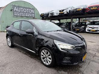 krockskadad bil auto Renault Clio 1.0 TCE 74KW Clima Led Zen 5-Drs NAP 2019/8
