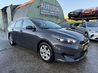 skadebil auto Kia Ceed 1.0 T-GDI 74KW Clima Navi Led Camera DynamicLine NAP 2024/10