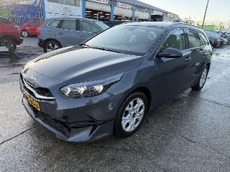 skadebil auto Kia Ceed 1.0 T-GDI 74KW Clima Navi Led Camera DynamicLine NAP 2024/10
