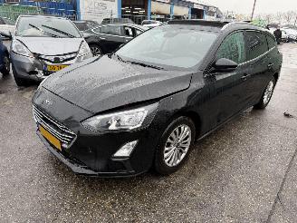 Schadeauto Ford Focus 1.0 Ecoboost  Autom. Pano 114KW Hybrid Clima Navi Camera ST-Line X Business NAP 2020/10