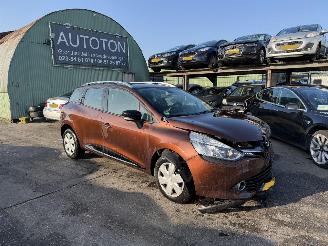 krockskadad bil auto Renault Clio 1.2 88KW Autom. Clima Navi Dynamique NAP 2014/8