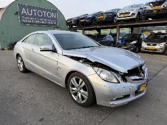 damaged passenger cars Mercedes E-klasse 250 CGI Coupe 150KW Autom. Clima Navi Leer Xenon Elegance 2010/1