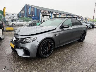 Voiture accidenté Mercedes E-klasse 63 AMG S 612PK 4MATIC Pano HUD Clima Navi Premium Plus Keramic 2017/5
