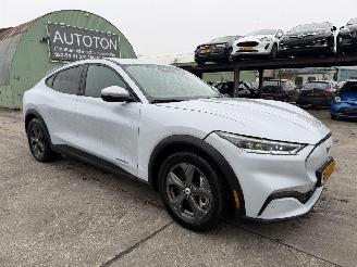 Damaged car Ford Mustang Mach-e 75 kWh RWD 198KW Clima Navi Led Camera 2021/12