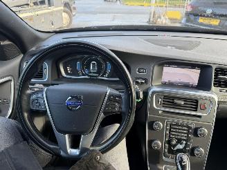 Volvo V-60 2.4 D6 AWD PHEV Autom. Clima Navi Schuifdak Summum Camera picture 9