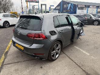 krockskadad bil auto Volkswagen Golf 1.5 TSI 110KW DSG Clima Navi Virtual Cockpït 2018/3