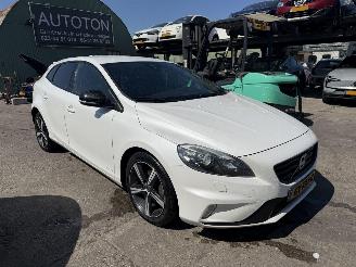 krockskadad bil auto Volvo V-40 2.0 D2 88KW R-Design Xenon Clima Navi Business NAP 2015/8