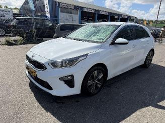 Damaged car Kia Ceed  2019/6