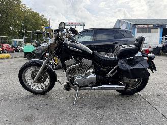 dommages motocyclettes  Suzuki Intruder C 1400 CS Chopper 45KW 1998/1