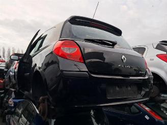 Vrakbiler auto Renault Clio Clio III (BR/CR), Hatchback, 2005 / 2014 1.6 16V 2006/1