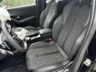 Peugeot 208 1.2  GT picture 10