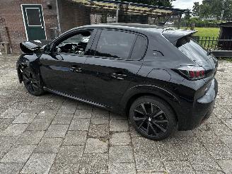 Peugeot 208 1.2  GT picture 2