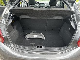 Peugeot 208 1.2 thp allure picture 10