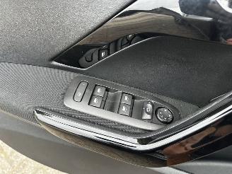 Peugeot 208 1.2 thp allure picture 15