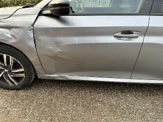 Peugeot 208 1.2 Allure picture 11