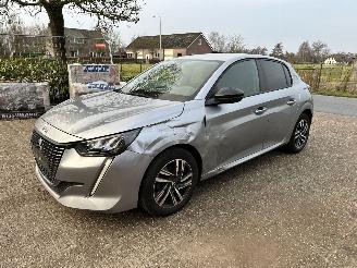krockskadad bil auto Peugeot 208 1.2 Allure 2022/6