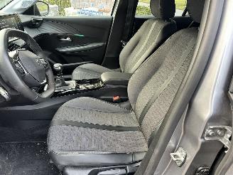 Peugeot 208 1.2 Allure picture 27