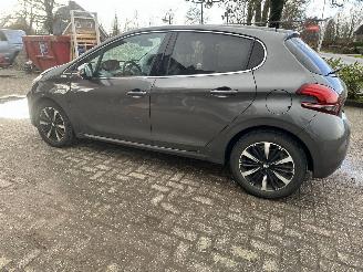 Peugeot 208 1.2 tech edition picture 5