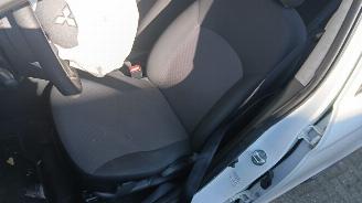 Mitsubishi Space-star Space Star (A0) Hatchback 1.0 12V (3A90(Euro 5)) [52kW]  (05-2012/...)= picture 9