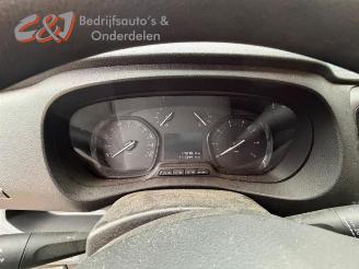 Peugeot Expert Expert (V1/VA/VB/VE/VF/VT/VY), Van, 2016 2.0 Blue HDi 120 16V picture 29