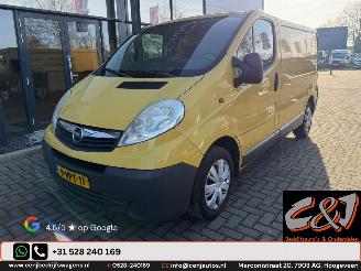 krockskadad bil bedrijf Opel Vivaro  2011/8