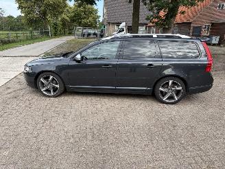 Volvo V-70 gereserveerd picture 3