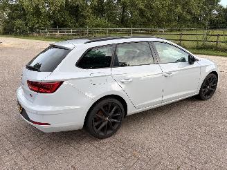 damaged passenger cars Seat Leon 1.5 FR SPORTSTOURER 2020/7