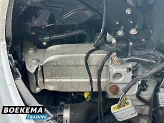 Mercedes C-klasse 200 184PK Avantgarde Automaat Navigatie Memory Stoelverw. picture 8