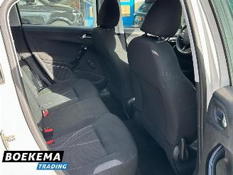 Peugeot 208 1.2 e-VTi Active Automaat Navigatie Climate picture 17