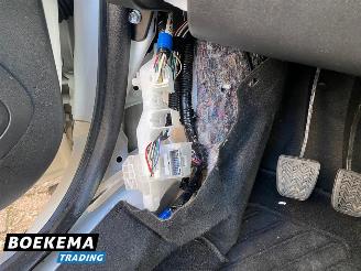 Peugeot 108 1.0 e-VTi Active Airco Cruise 5-Drs picture 14