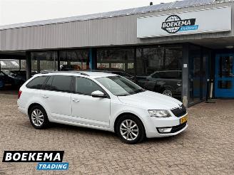 skadebil auto Skoda Octavia 1.0 TSI Ambition Business Navigatie Climate 2016/7