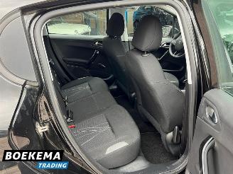 Peugeot 208 1.2 e-VTi Envy Aut Navi Clima Cruise PDC picture 18