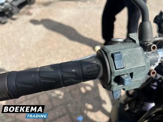 Kawasaki ER - 5 Sportuitlaat picture 16