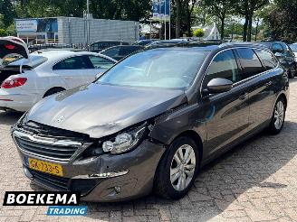 Peugeot 308 SW 1.2 PureTech Executive Glazen-Dak Navigatie Climate Cruise picture 4