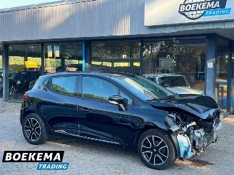 krockskadad bil auto Renault Clio 0.9 TCe Expression Navi Cruise Airco 2014/12