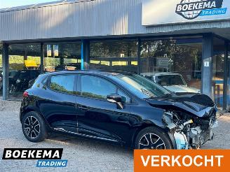 skadebil auto Renault Clio 0.9 TCe Expression Navi Cruise Airco 2014/12