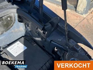 Volkswagen Touran 1.6 TDI Climate Cruise Trekhaak picture 11