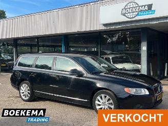 skadebil auto Volvo V-70 2.0 D3 Limited Aut Navi Cruise Trekhaak PDC 2012/4