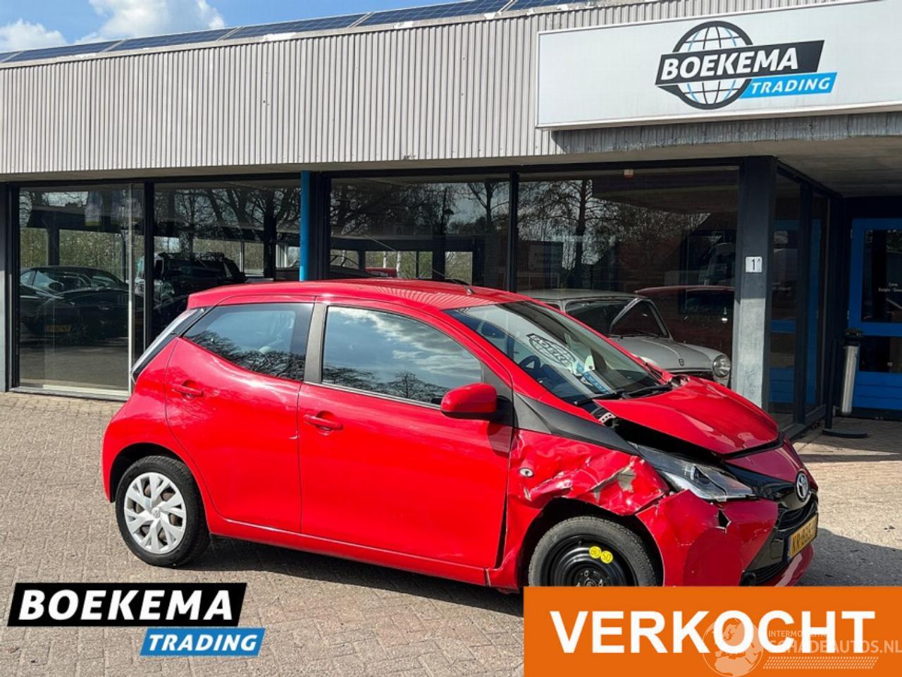 Toyota Aygo 1.0 VVT-i x-play Airco Camera Cruise Carplay