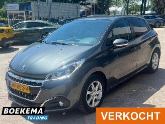 Peugeot 208 1.2 PureTech Allure Navigatie Airco Cruise PDC picture 4