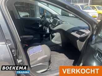 Peugeot 208 1.2 PureTech Allure Navigatie Airco Cruise PDC picture 18